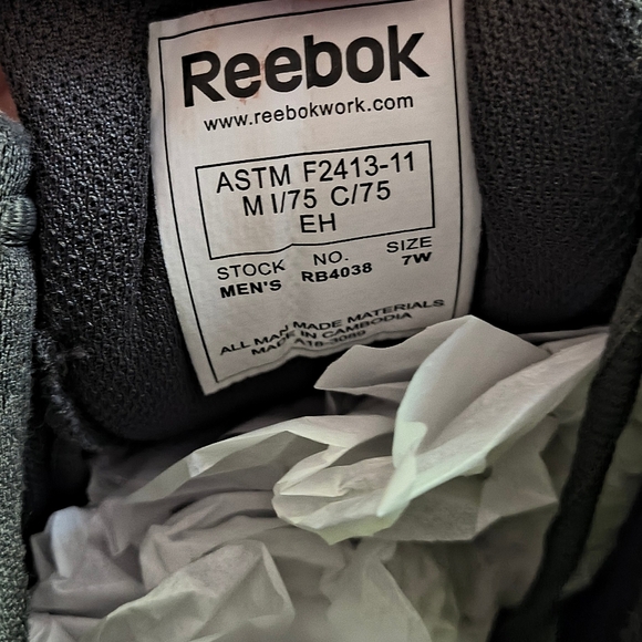 "Step Up Your Game: Reebok Sublite Cushion Steel Toe Work Shoes - Men's 7W!" - Picture 8 of 8